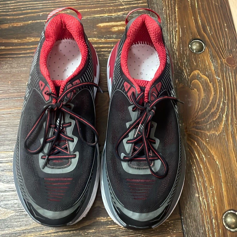Kawana Hoka Men’s shoes size 11.